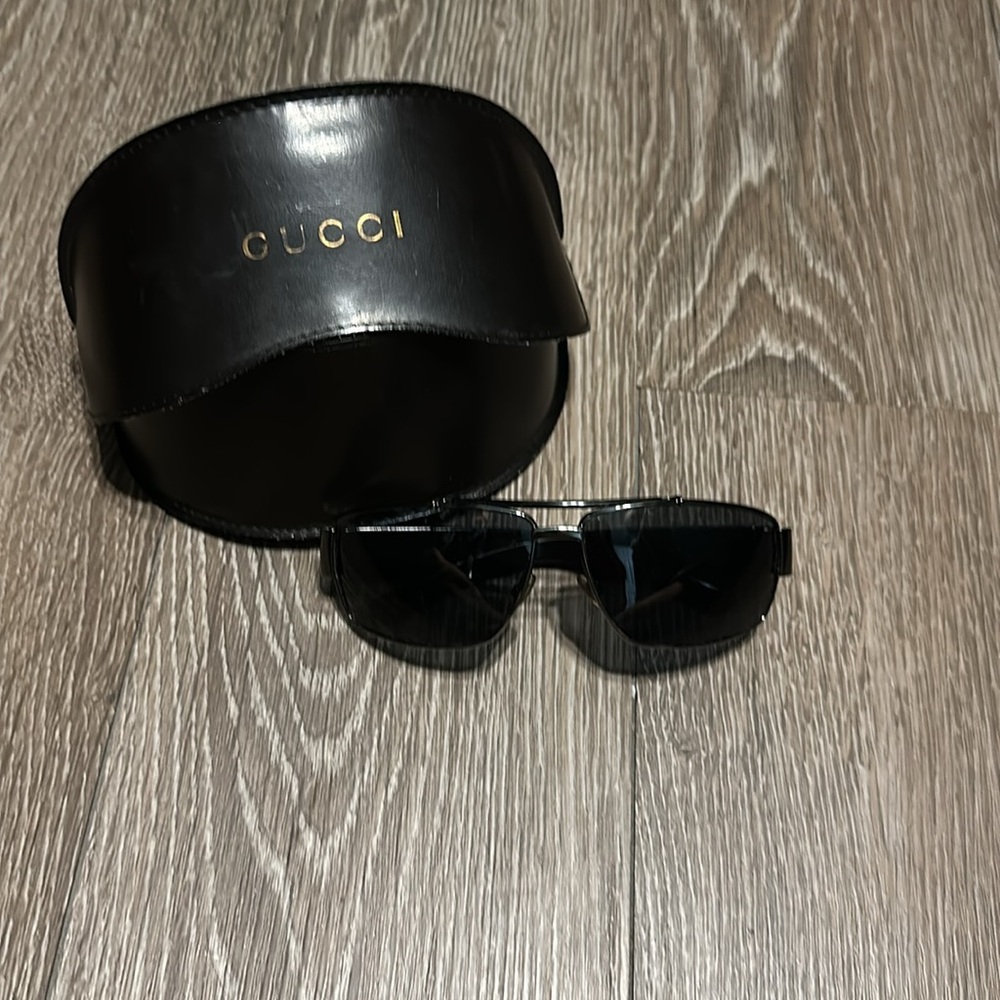 Men’s Gucci Sunglasses Scratch Free